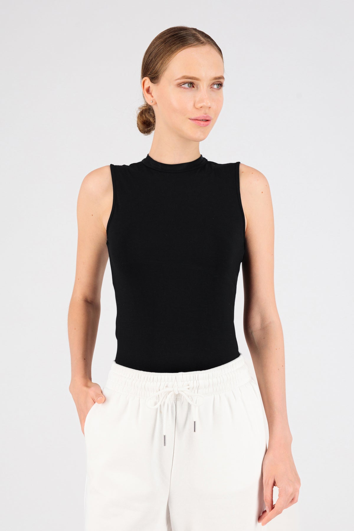 US - Sleeveless Layer - Black