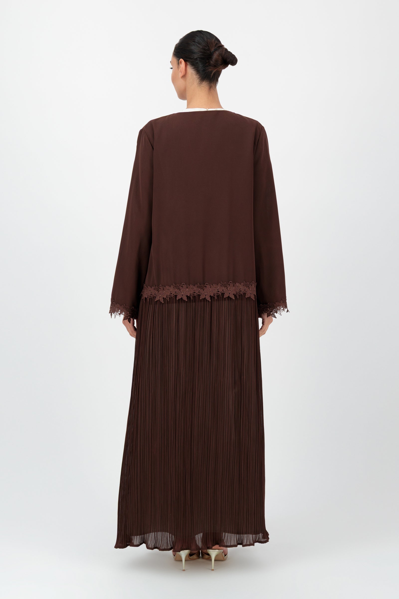 Floral Trim Pleated Abaya - Qahwa