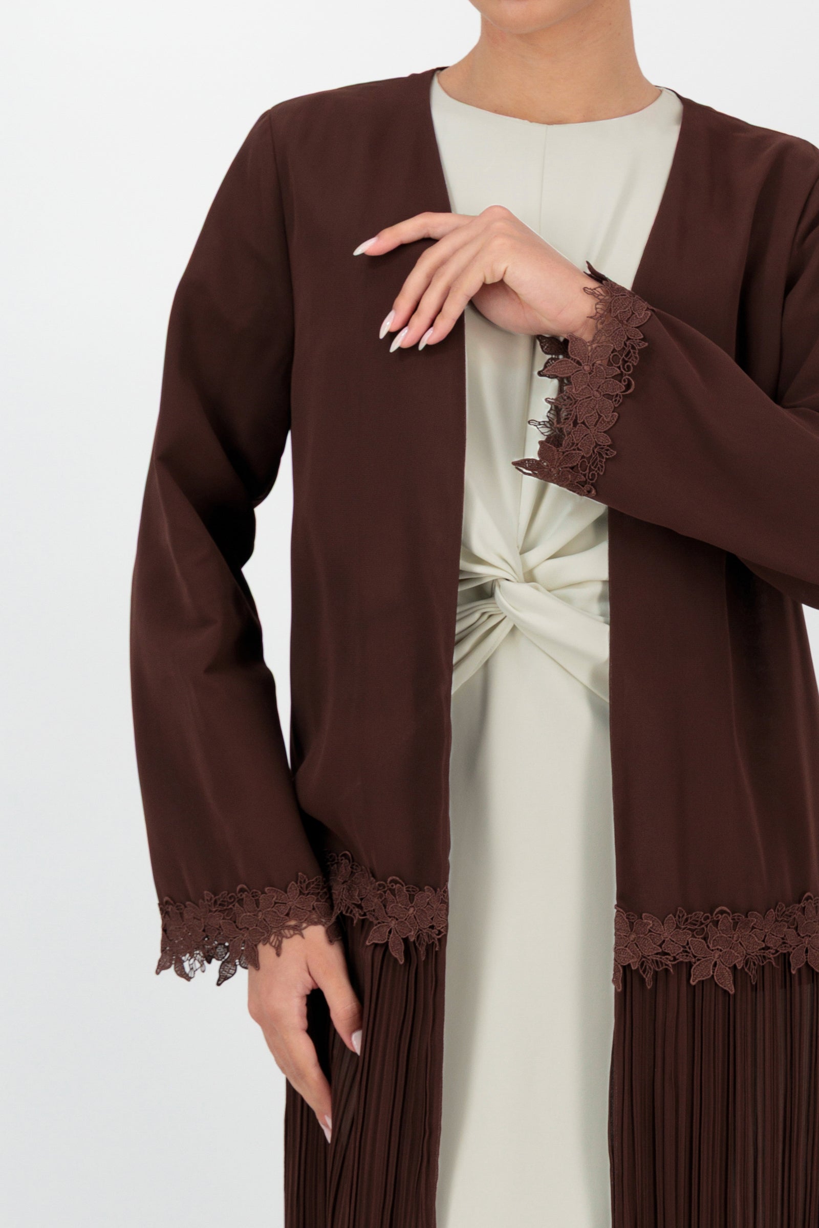 Floral Trim Pleated Abaya - Qahwa