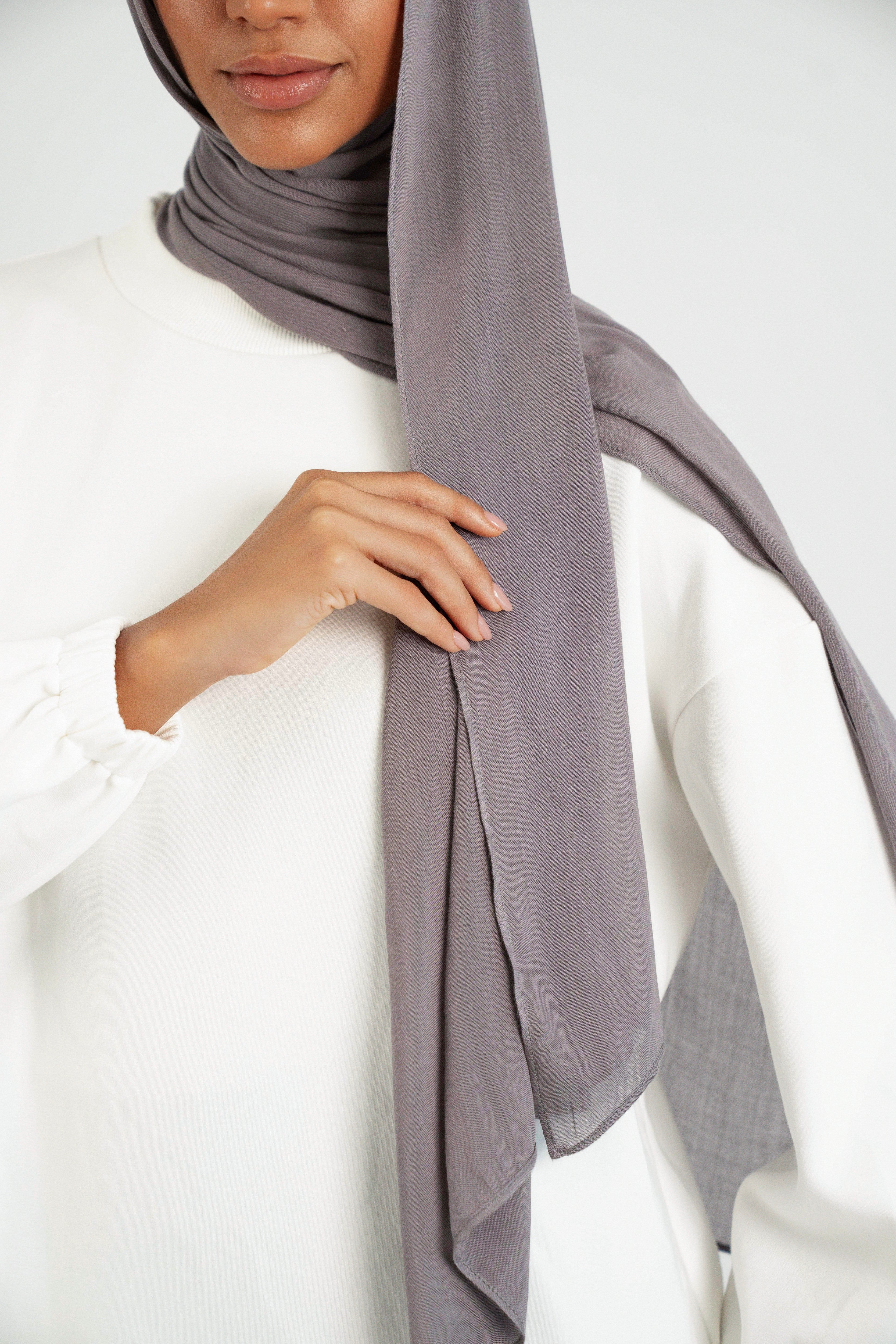 Colour: Moon. A shoulder view of a Matching Butter Modal Hijab Set.
