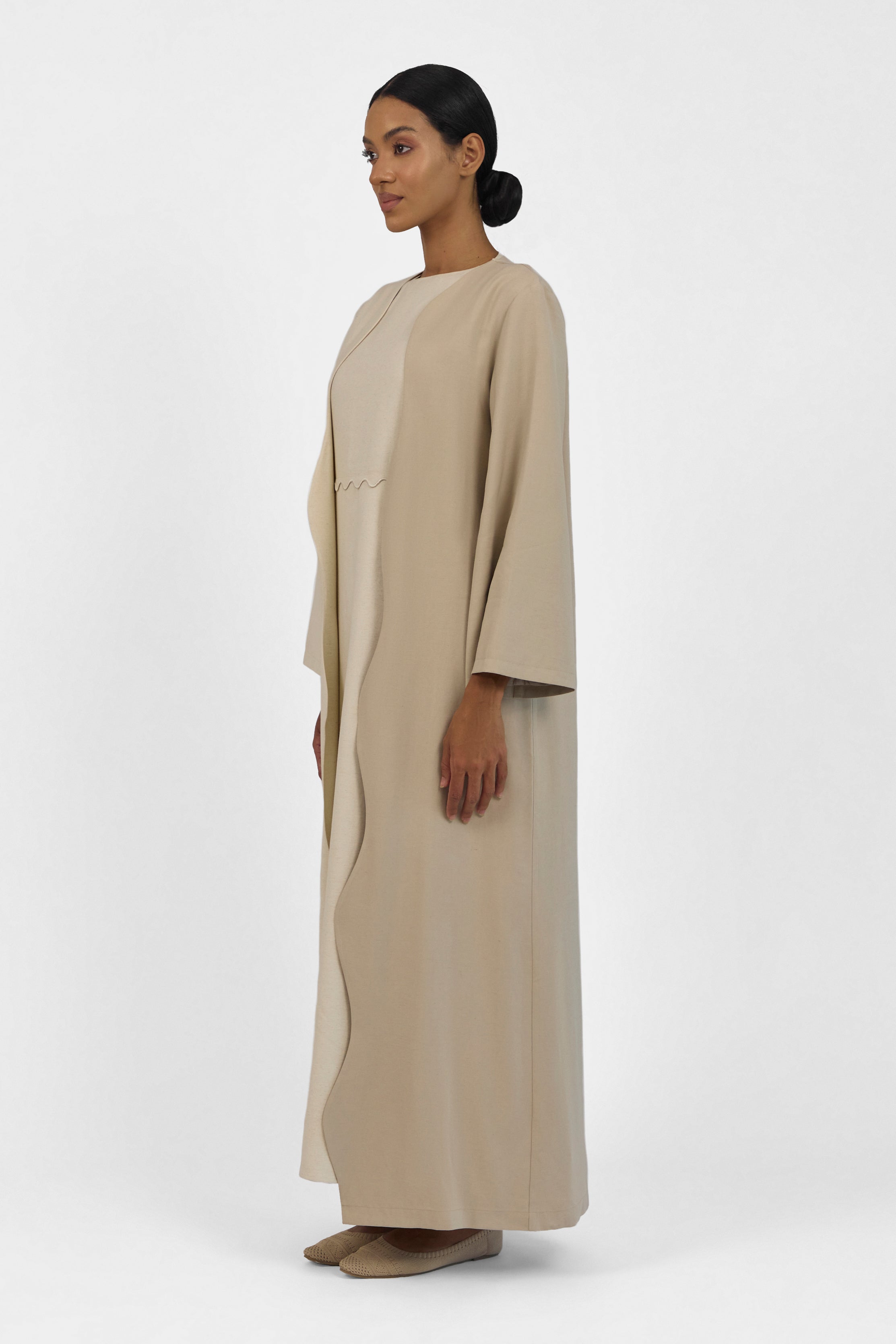 Two-Tone Wavy Abaya