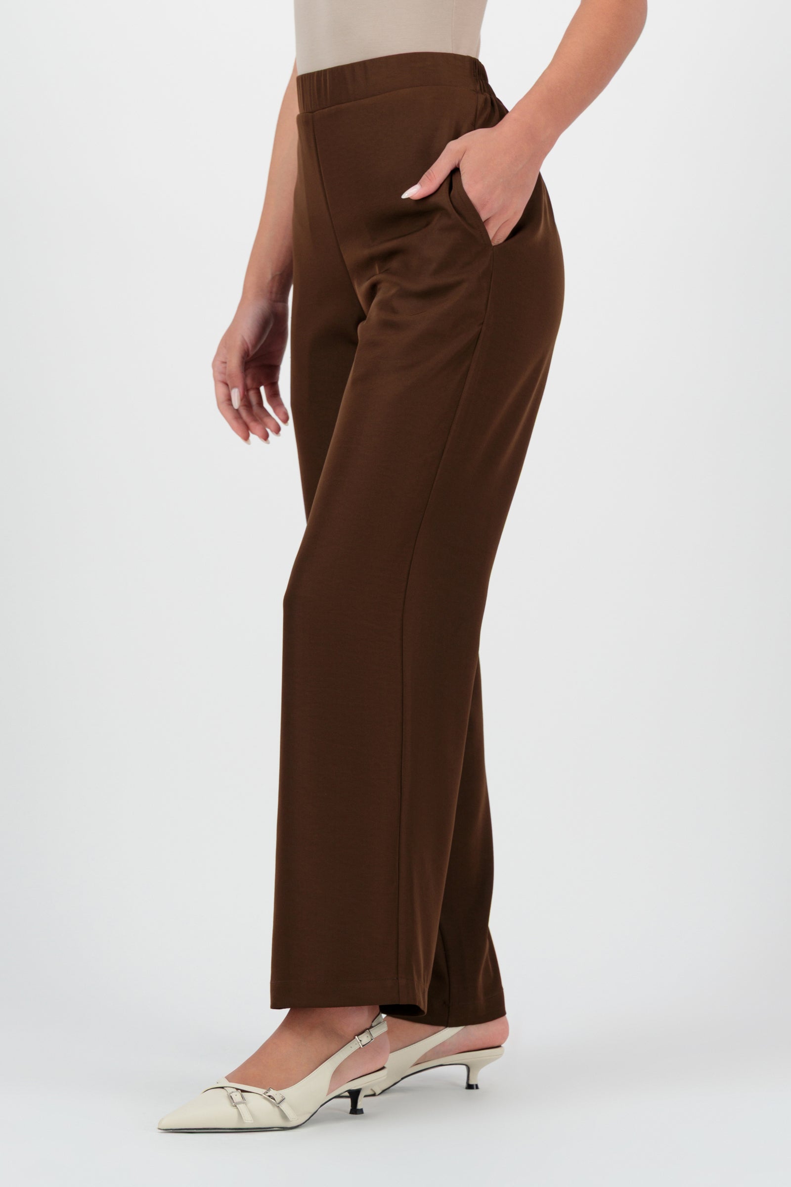 Straight Leg Trousers - Kastana
