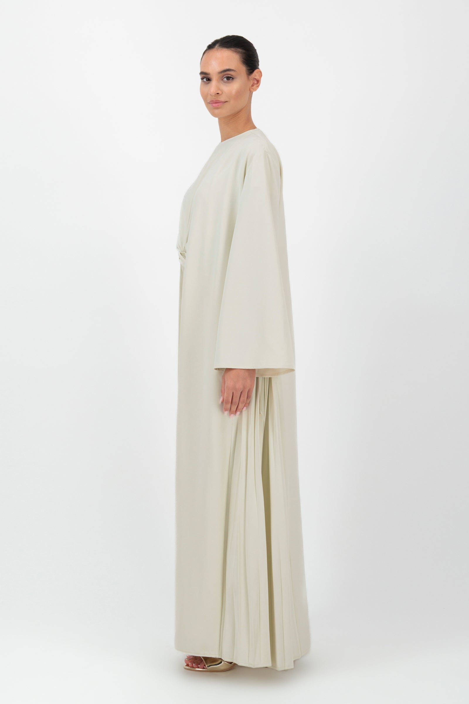 Pleated Detail Abaya - Crema