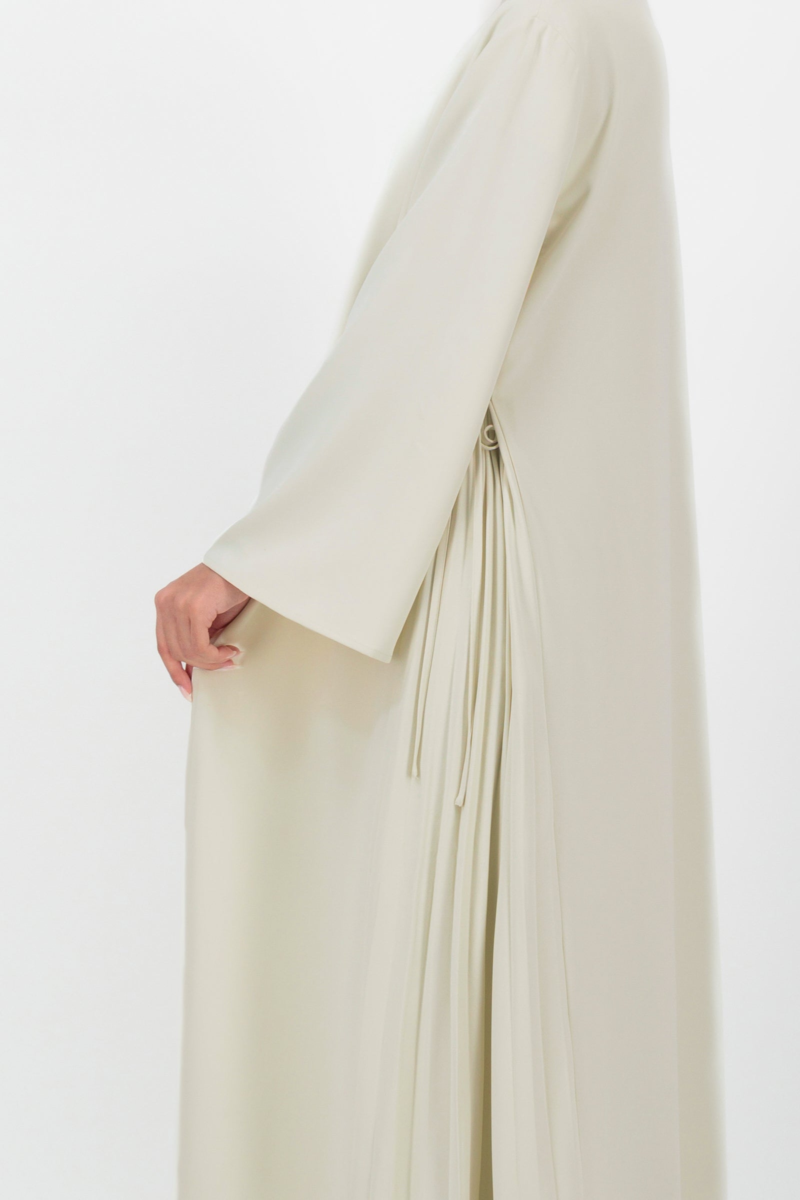 Pleated Detail Abaya - Crema