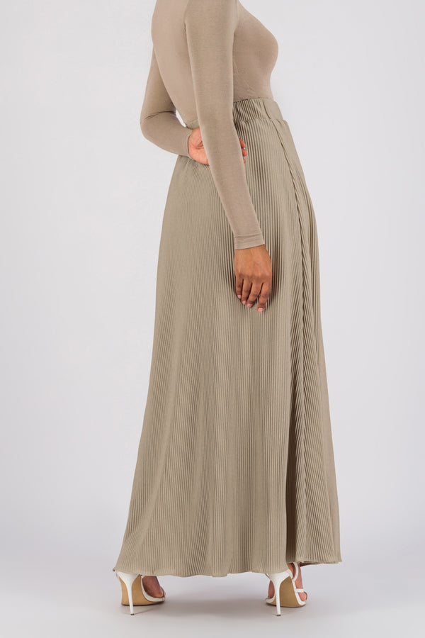 Pleated Flowy Skirt - Natural