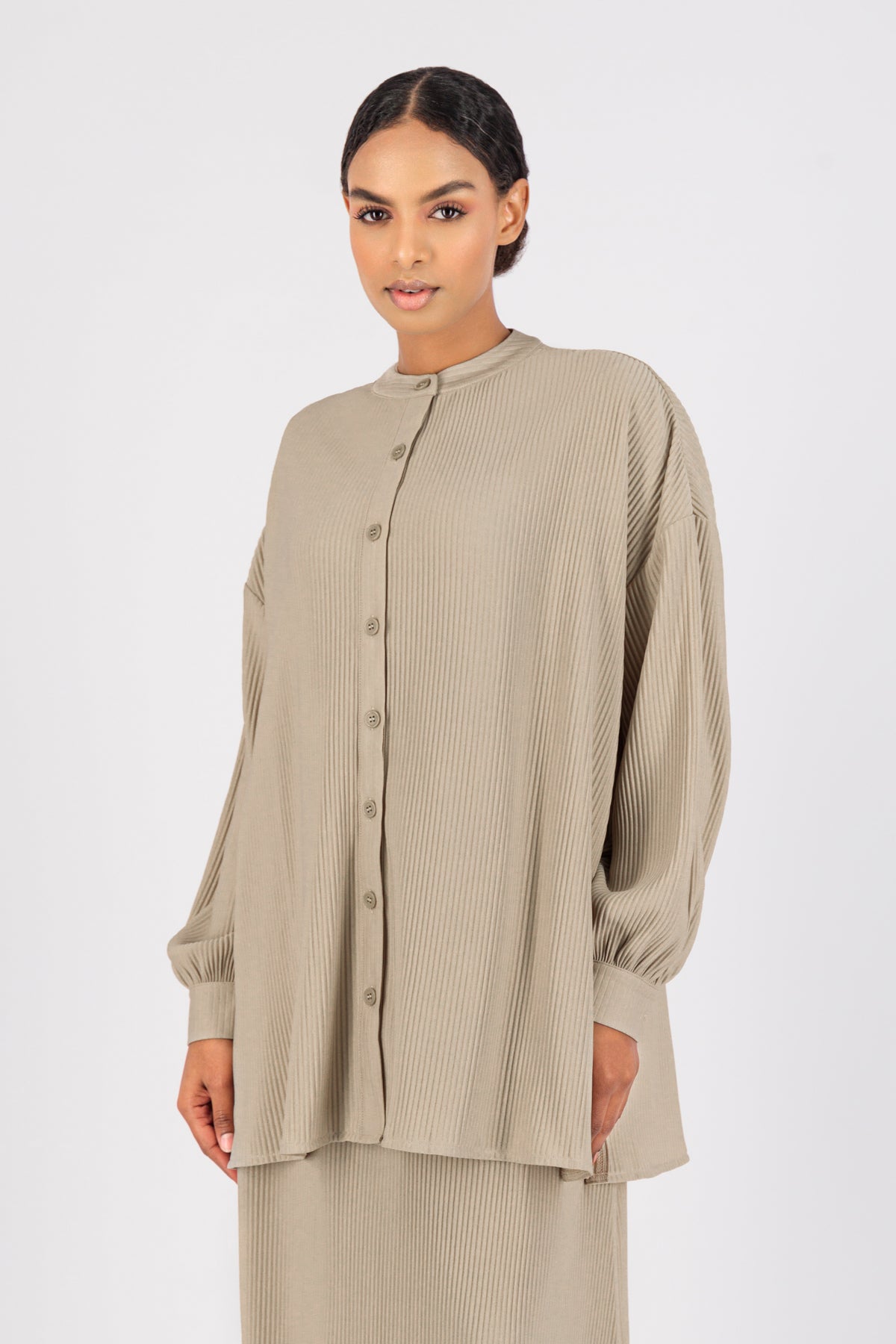 US - Pleated Button Up - Natural