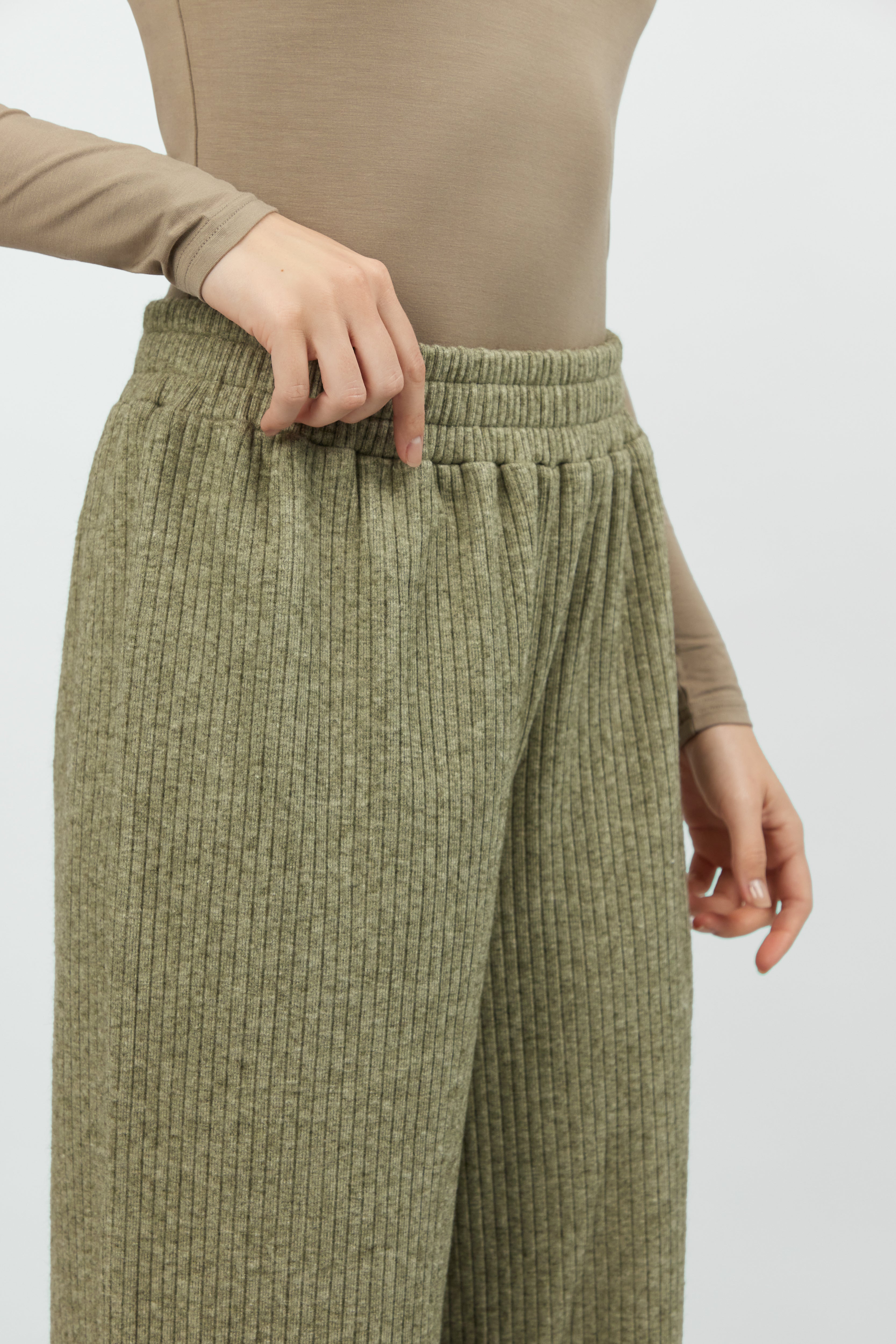 CA - Knit Relaxed Fit Pants - Olive