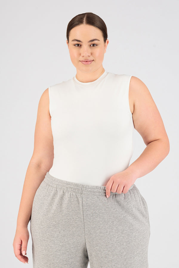 Sculpt Sleeveless Layer - White