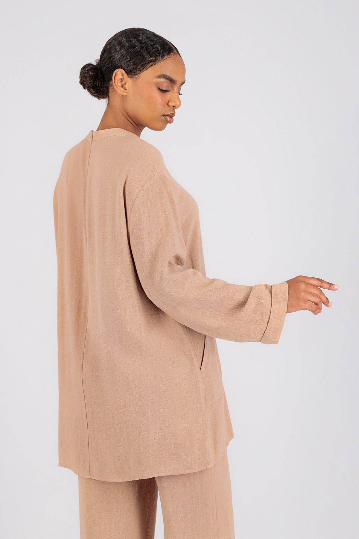 US - Linen Blend Top - Almond