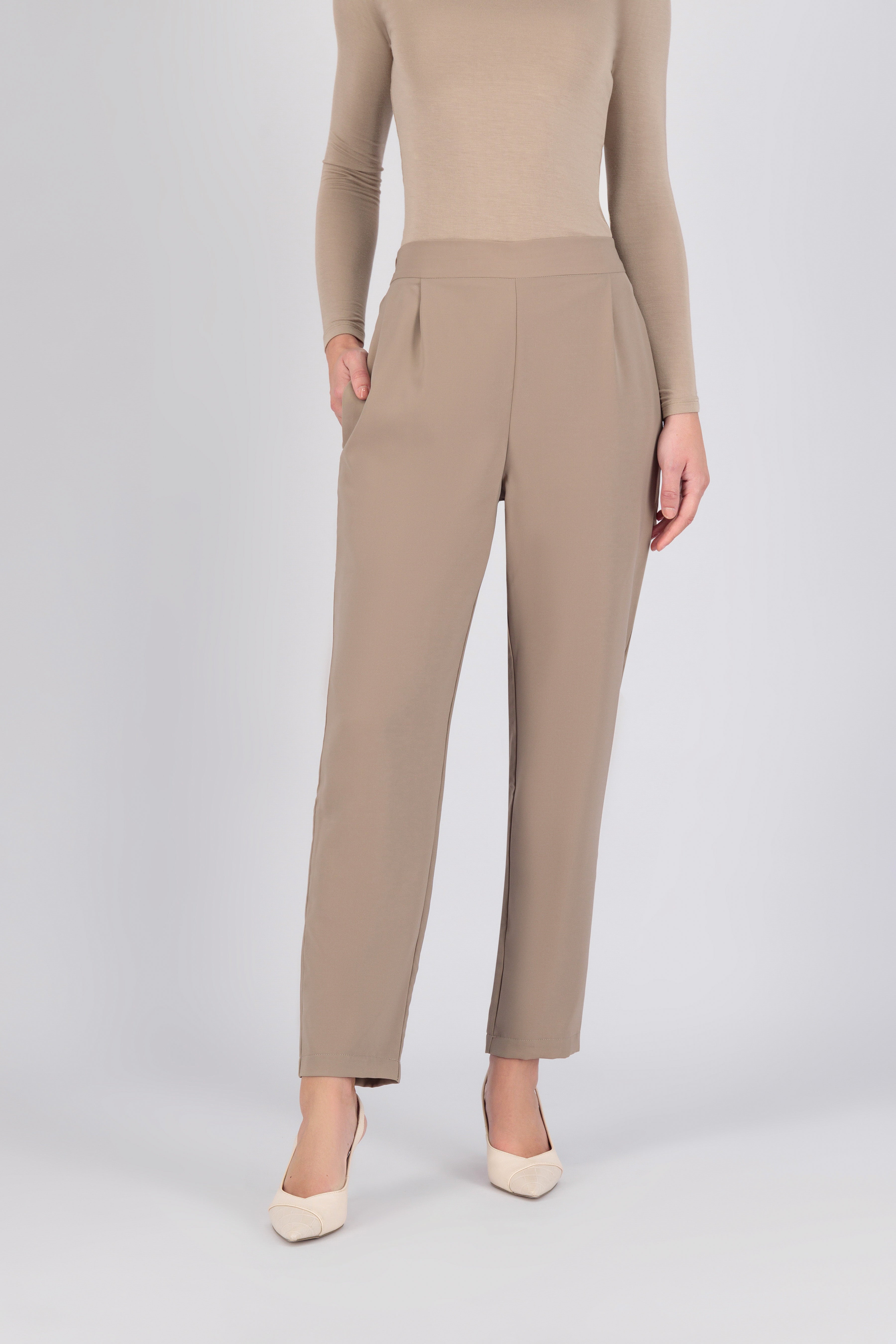 AE - Tailored Trousers - Taupe